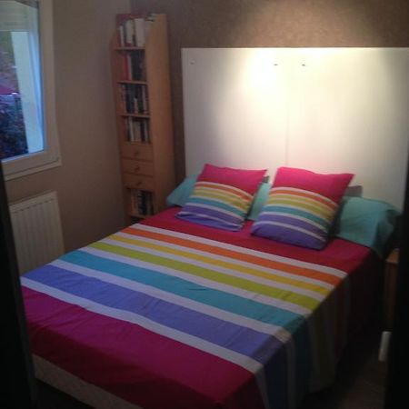 Chambre D'Hotes L'Amaryllis Cournon-d'Auvergne Rum bild